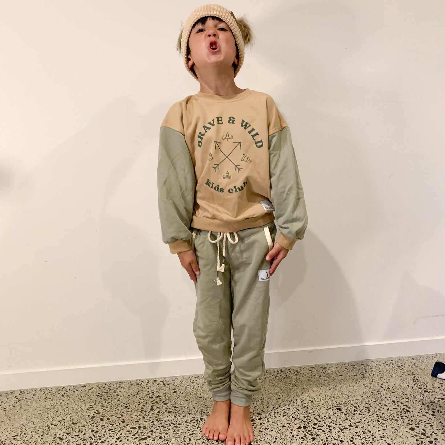 SWEATSHIRTS - BRAVE AND WILD - GREEN