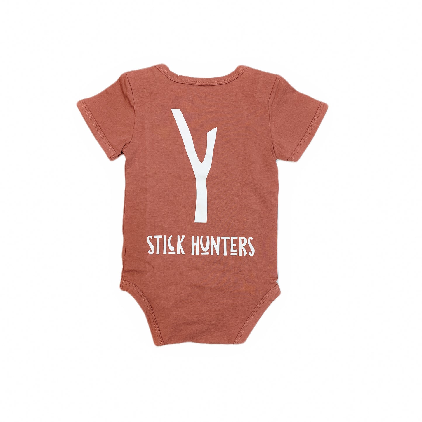 STICK HUNTERS LOGO SHORT SLEEVE BODY - RUST