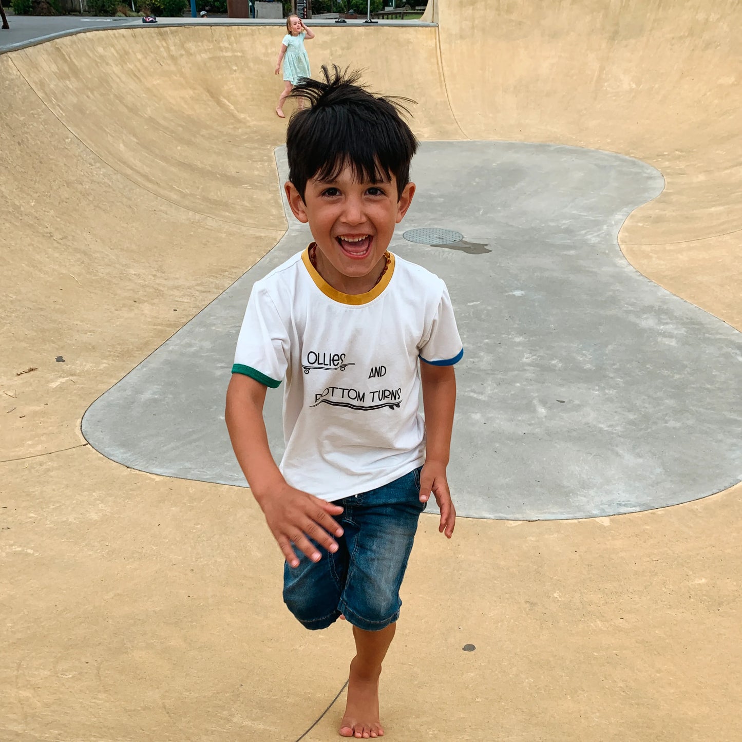 OLLIES AND BOTTOM TURNS KIDS T-SHIRT - IVORY
