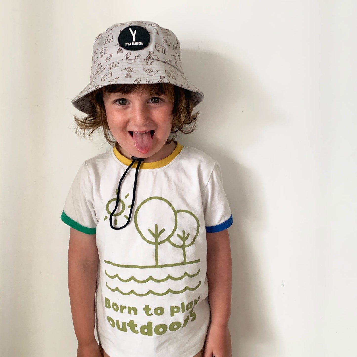 BORN TO PLAY OUTDOORS KIDS T-SHIRT - IVORY